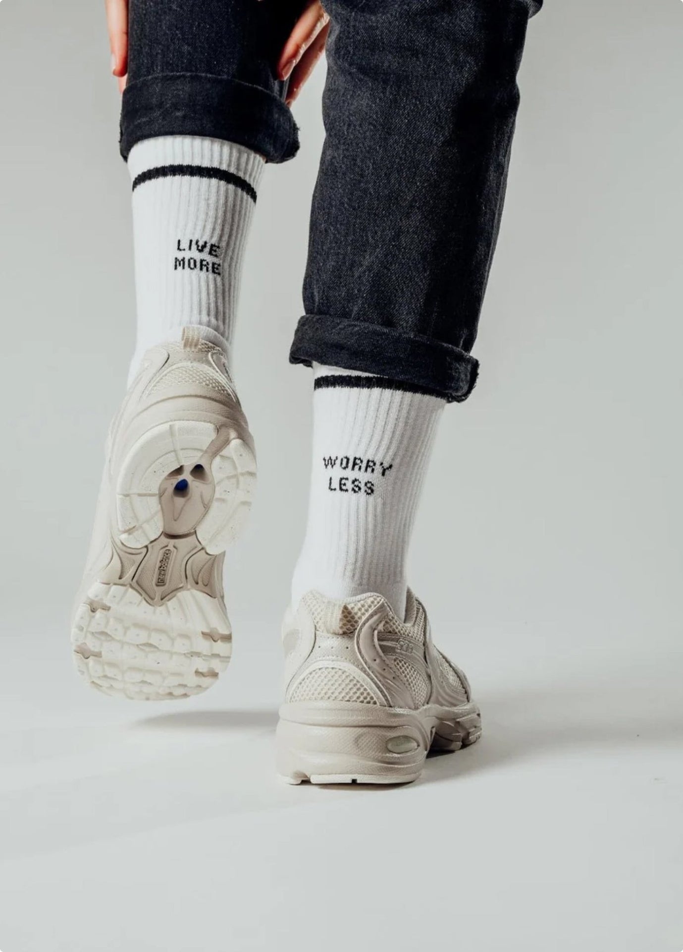 LIVE MORE, WORRY LESS Socken - NBDC